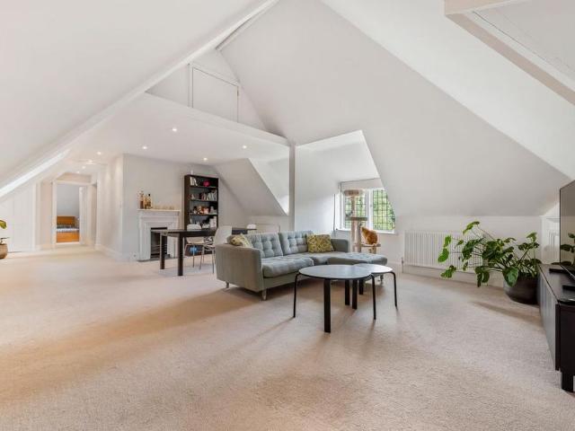 Apartment for rent in Sunningdale