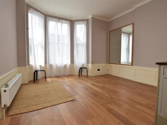 Apartment for rent in Trinity Triangle, Hastings
