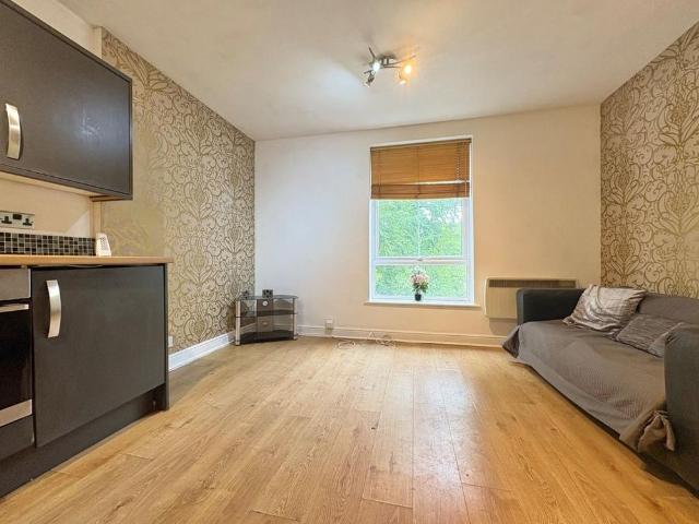 Apartment for rent in Woodhouse, West Yorkshire