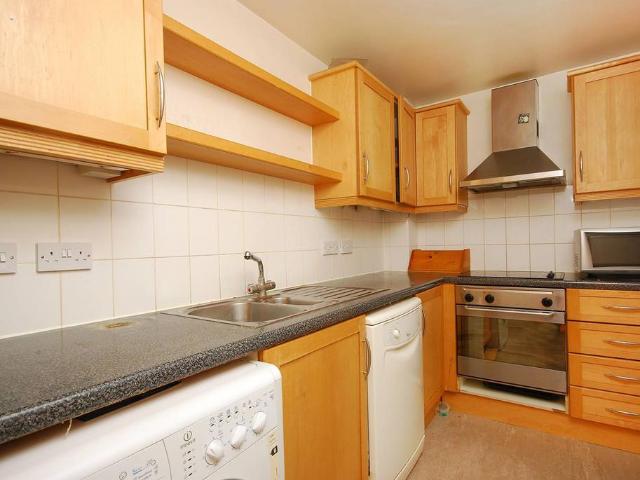 Flat for rent in Lyons, Greater London