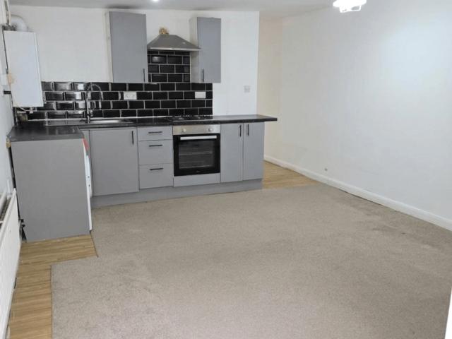 Flat for rent in Spring Park, Luton