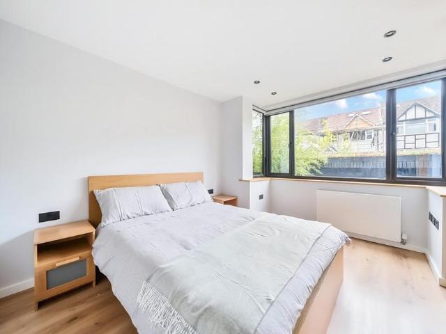 Apartment for rent in Brent Cross, Greater London
