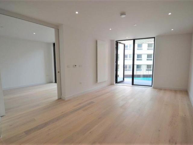 Apartment for rent in Royal Wharf, Greater London