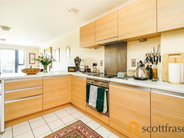 Flat for rent in Osney, The Slade