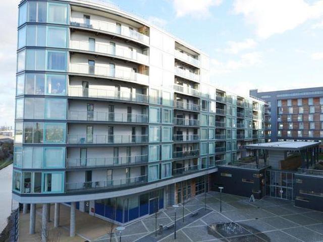 Flat for rent in Hayes, Greater London