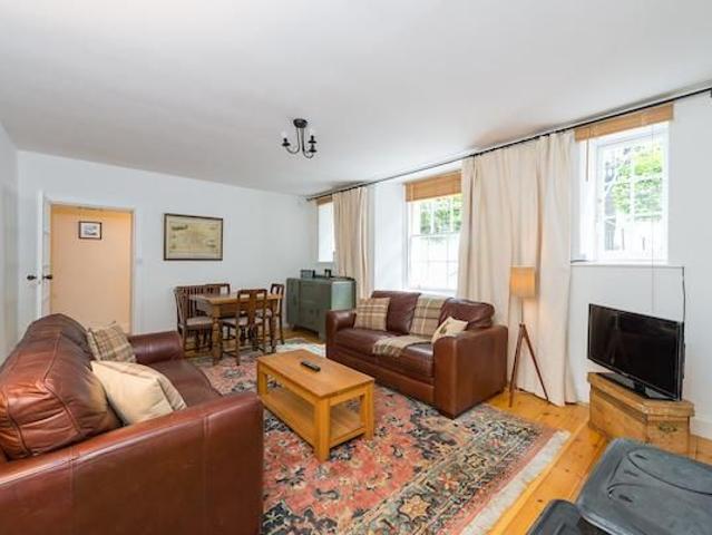 Apartment for rent in Trinity, Scotland