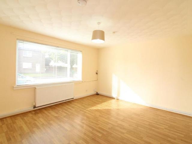 Apartment for rent in Victory Gardens, Renfrew