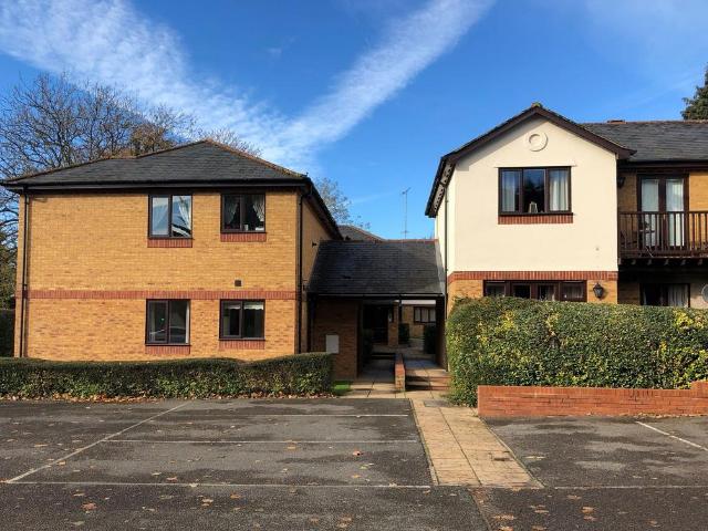Flat for rent in Chepping Wycombe, Loudwater