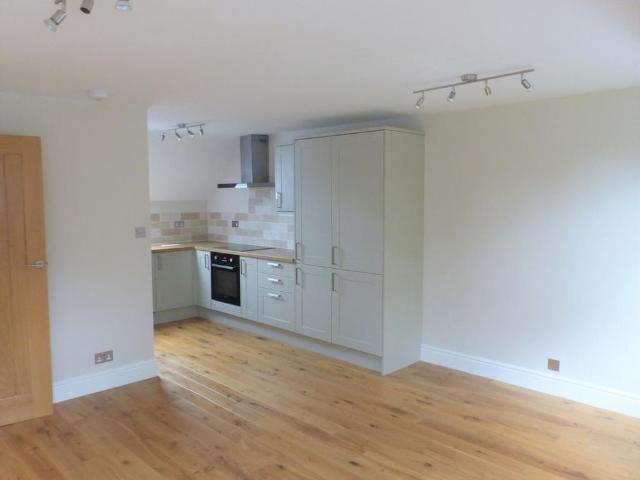 Apartment for rent in Fole, Surrey