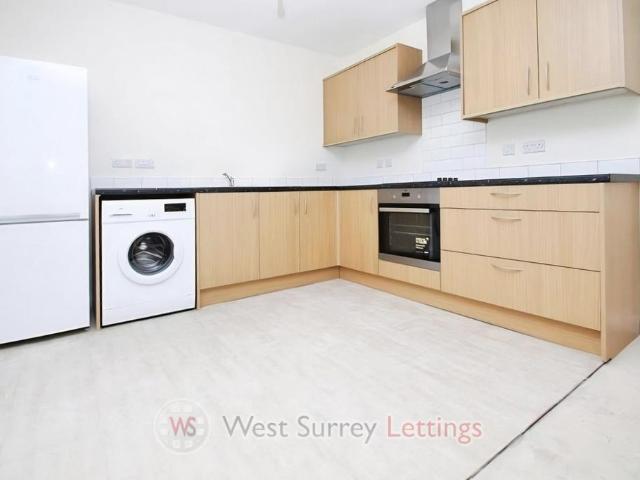 Flat for rent in Row Town, Surrey