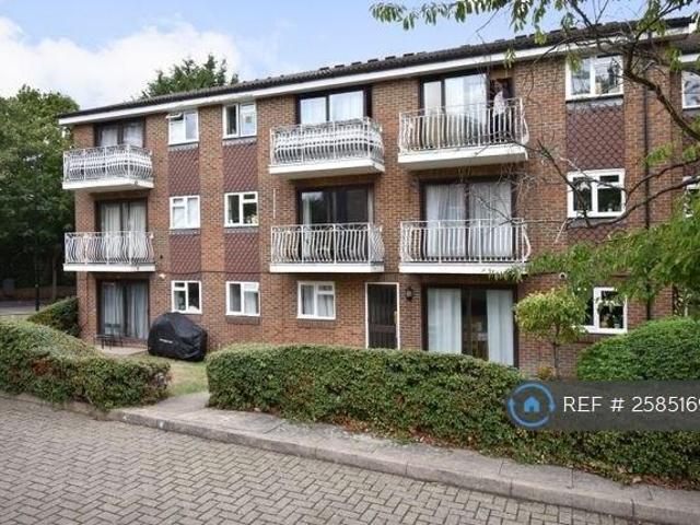 Flat for rent in London Borough of Croydon, Addiscombe