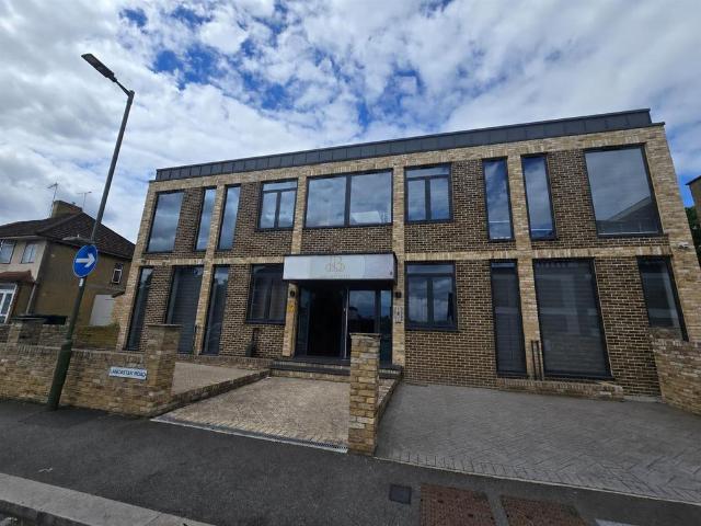 Flat for rent in New Barnet, Greater London