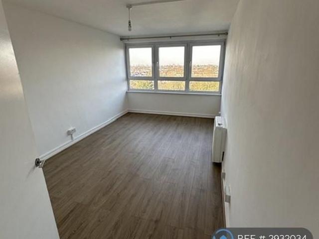 Apartment for rent in Ardleigh Green, Greater London