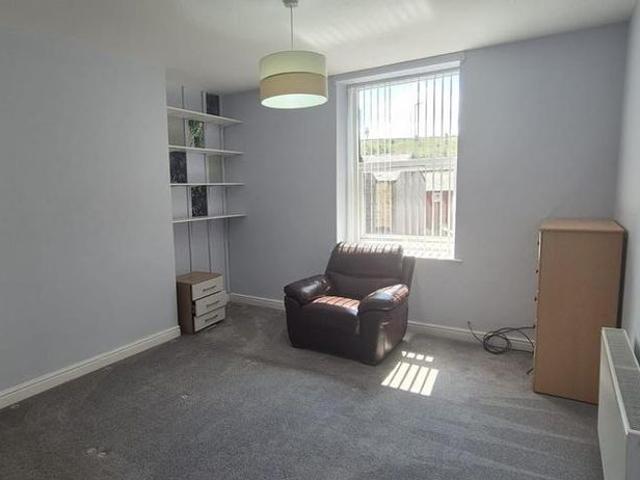 Apartment for rent in Caldermoor, Burnedge