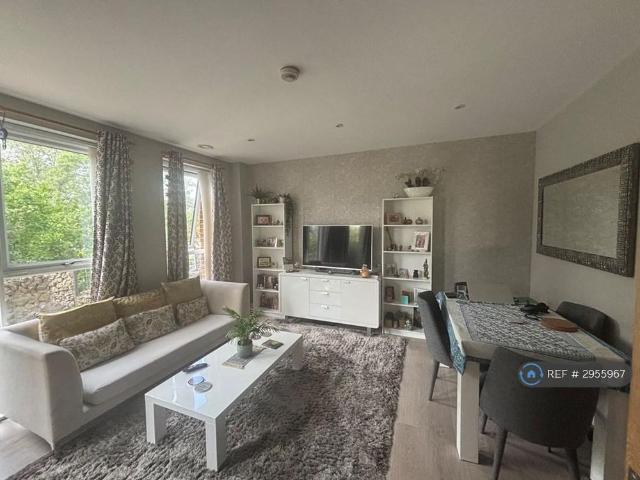 Apartment for rent in Preston, Greater London