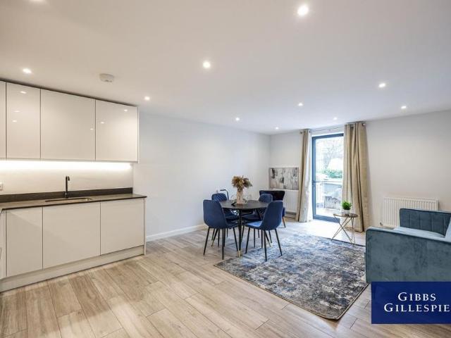 Apartment for rent in Denham, Gerrards Cross and Chalfonts Community Board, Gerrards Cross