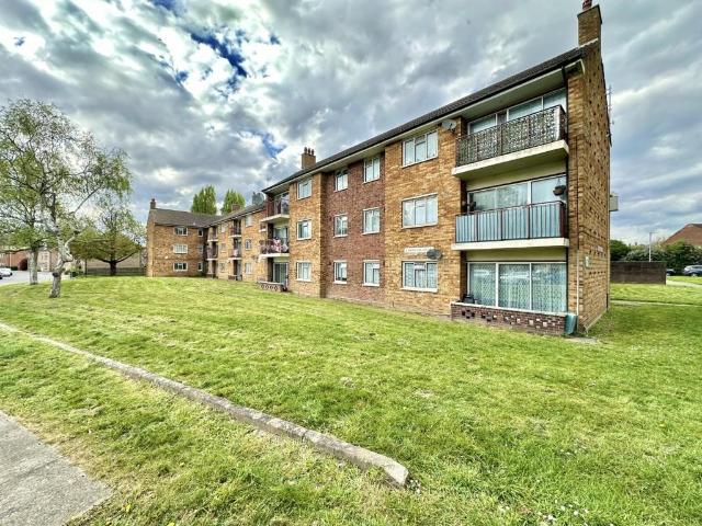 Flat for rent in Hayes, Greater London