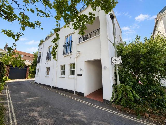 Flat for rent in St Leonards, Watergate