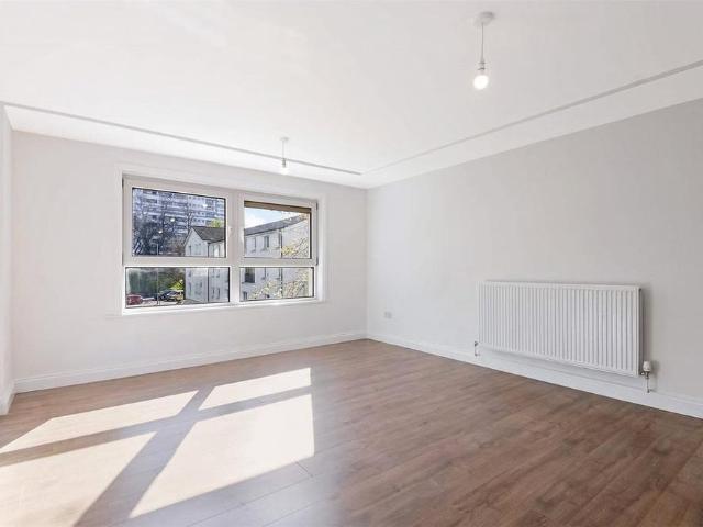 Apartment for rent in Broomhill, Scotland