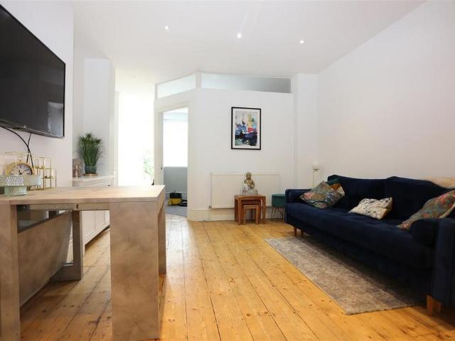Apartment for rent in Aldrington