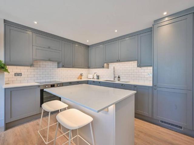 Flat for rent in Stroud Green, Greater London