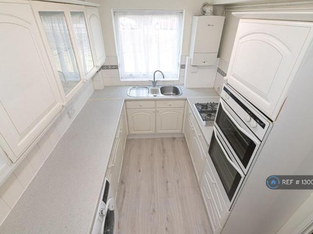 Flat for rent in The Wrythe, Greater London