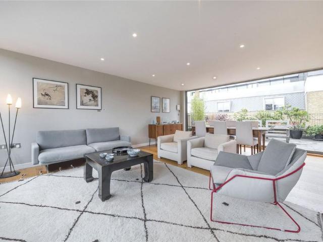 Apartment for rent in Saint Giles, Bloomsbury