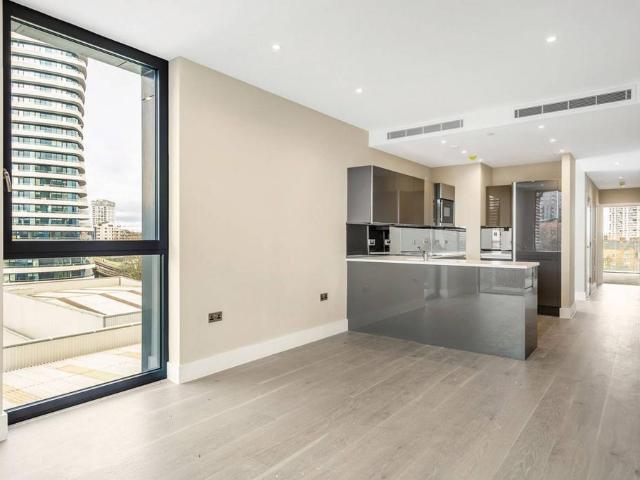 Flat for rent in Battersea, Greater London
