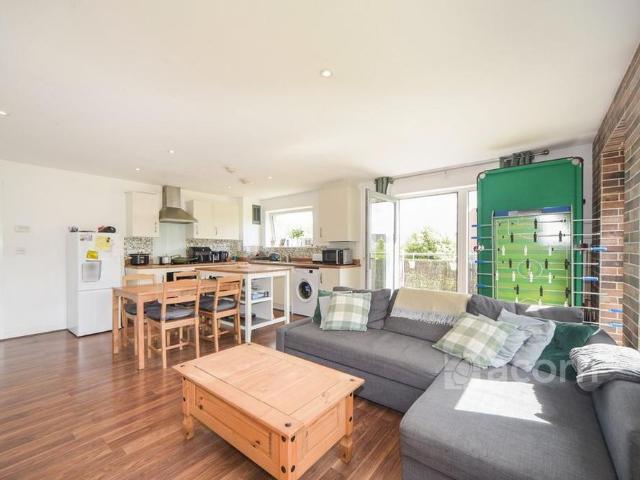 Apartment for rent in Monks Orchard, Kent