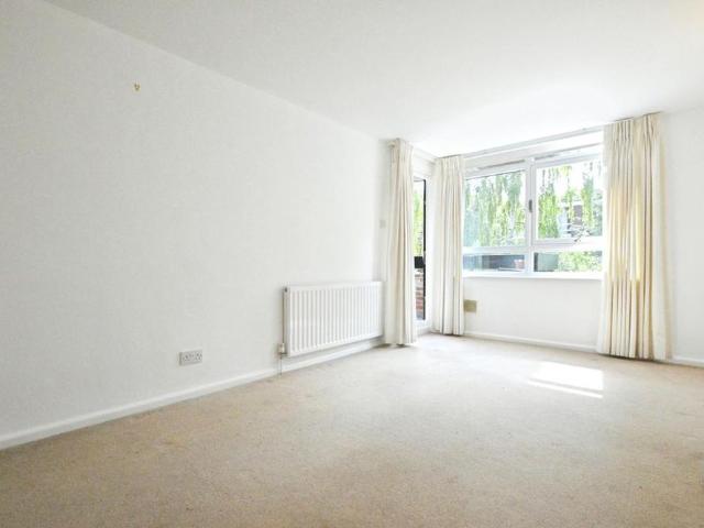 Apartment for rent in St Albans, Five Acres