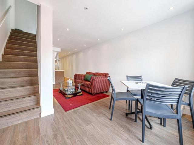 Apartment for rent in Kingston Vale, Greater London