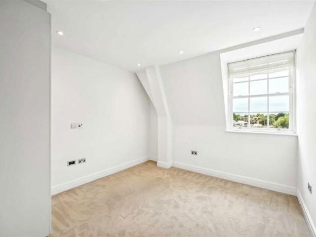 Apartment for rent in London Borough of Hounslow, Strand