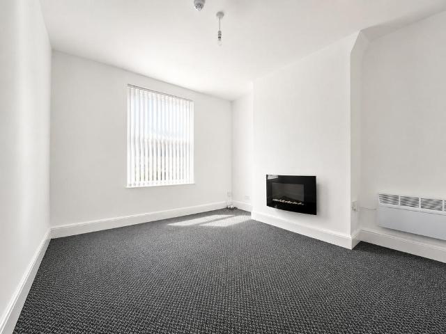 Flat for rent in Huyton, Knowsley