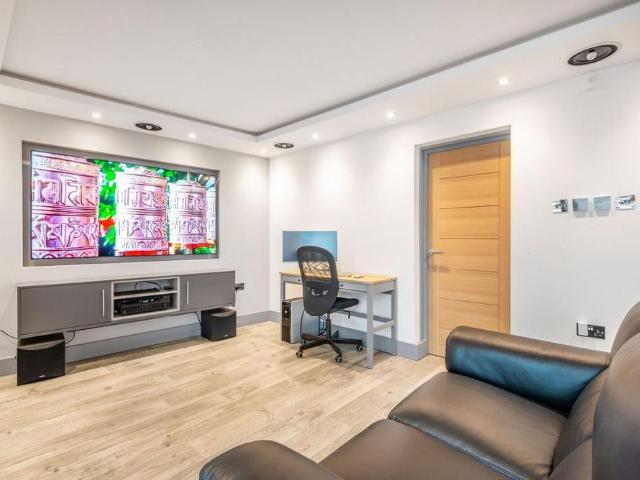 Apartment for rent in Kensal Town, Bayswater
