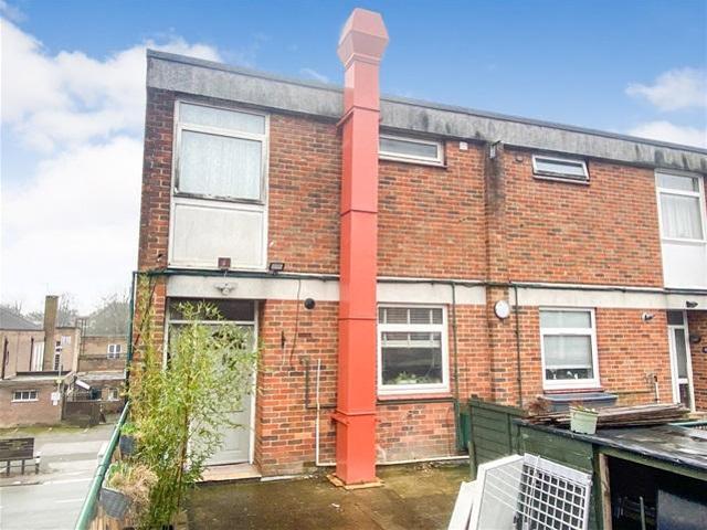 Flat for rent in Southdown, St Albans