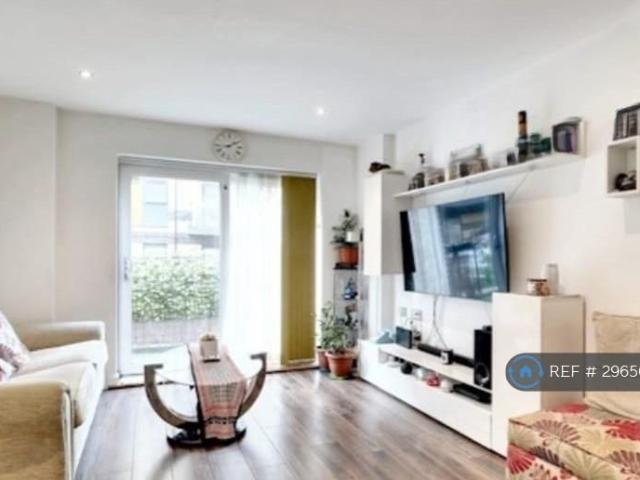 Apartment for rent in Rush Green, Greater London