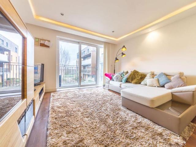 Apartment for rent in Horn Park, Greater London