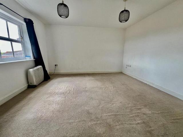 Apartment for rent in Desborough