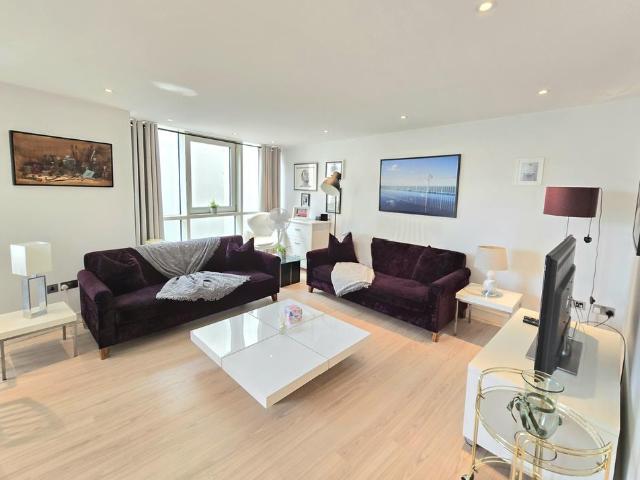 Flat for rent in Portsea, City Of Portsmouth