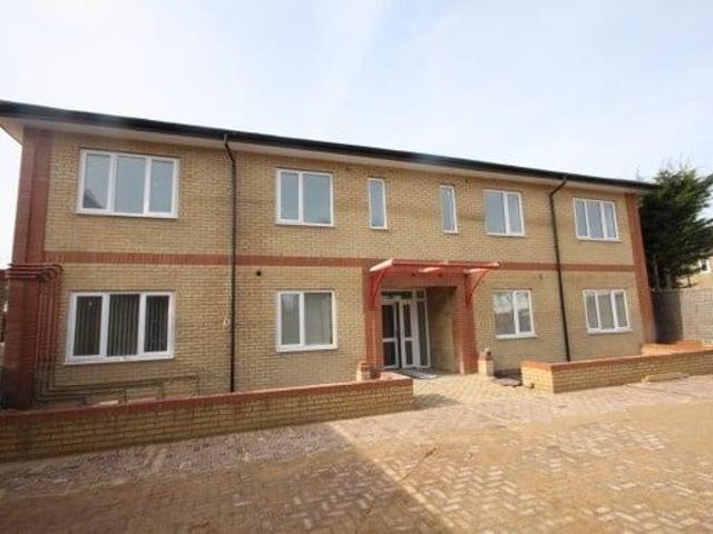 Flat for rent in Lewsey Farm, Luton