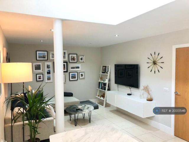 Apartment for rent in Kings Hill, Colliers End