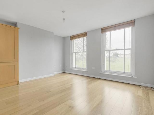 Apartment for rent in East Greenwich, Greater London