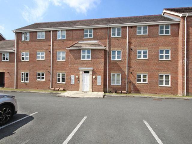 Flat for rent in Warrington