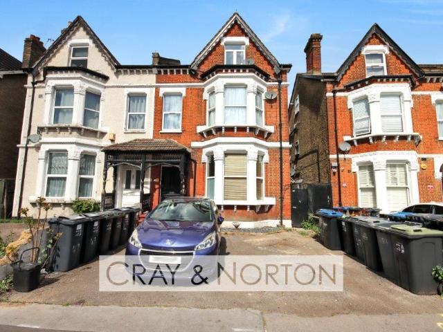 Flat for rent in London Borough of Croydon, Addiscombe