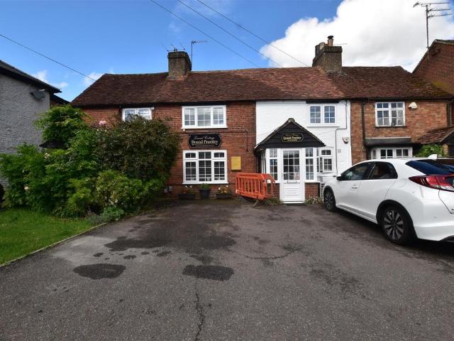 Flat for rent in Pouchen End, Hertfordshire
