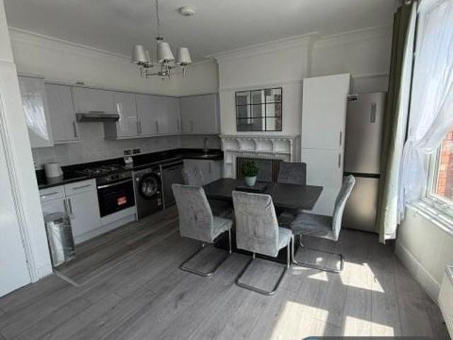 Flat for rent in Palmers Green, Greater London