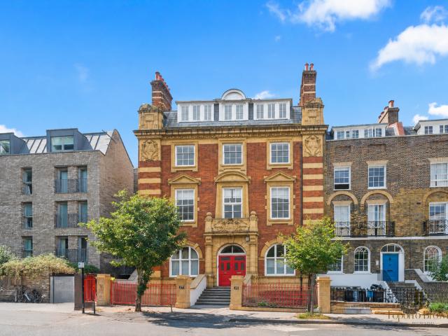 Flat for rent in Hoxton, Greater London