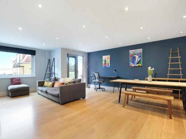 Flat for rent in London Borough of Lewisham, Forest Hill