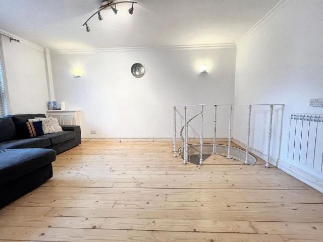 Apartment for rent in Harestock, Hampshire
