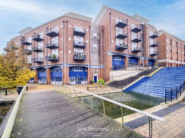 Flat for rent in Dickens Heath, West Midlands